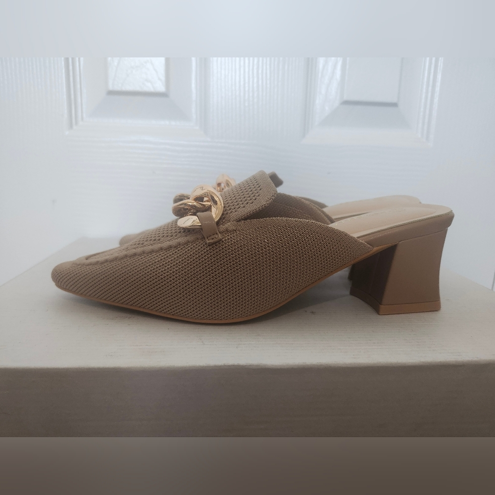 Women's Newbella Size 8 Tan Mules 2 Inch Heel - Picture 2 of 9